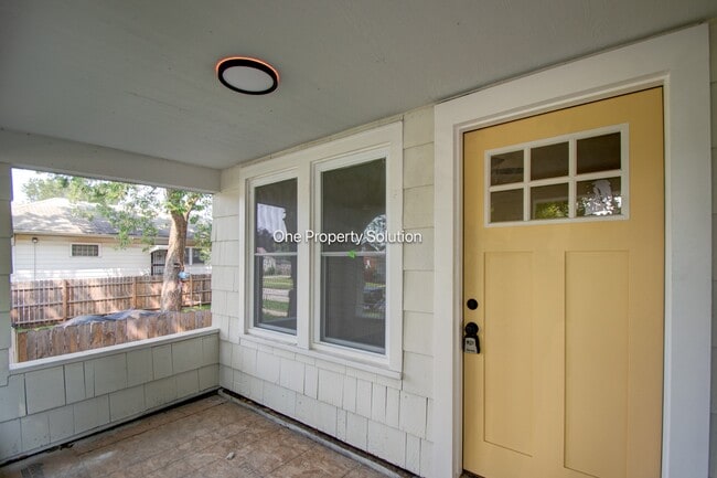 Building Photo - 7213 Marshall Ave
