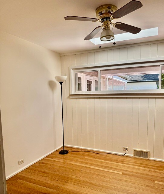 Building Photo - 531 Pinecrest Ln