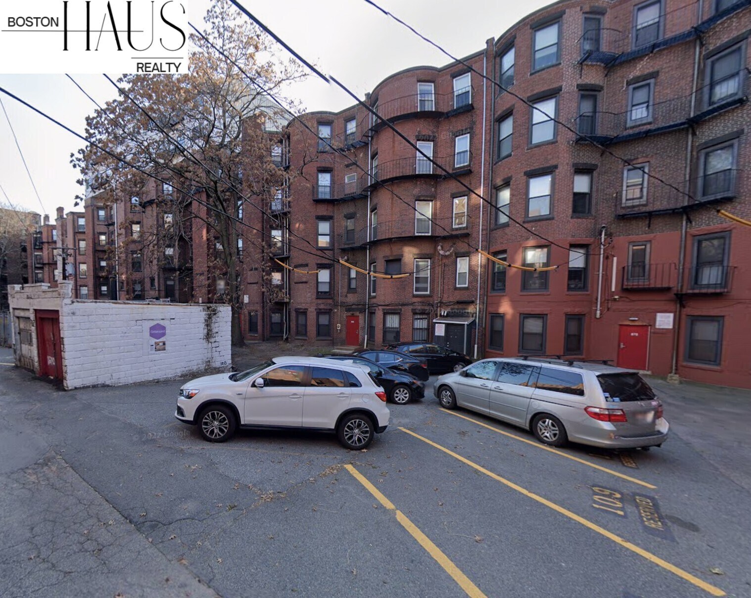 Building Photo - 862 Beacon St