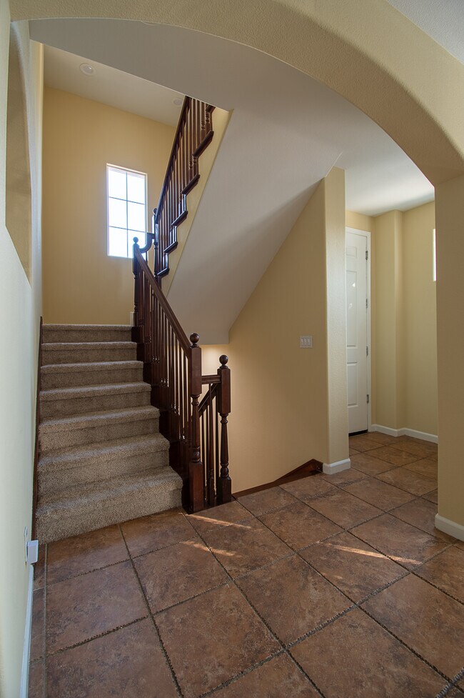 Building Photo - 749 Batista Dr