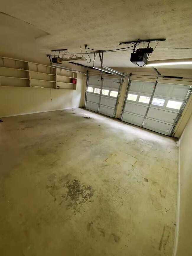 Building Photo - 2880 Highpoint Rd