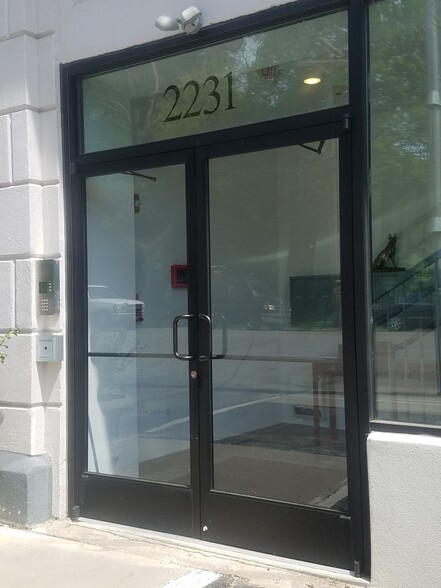 Building Photo - 2231 Bryn Mawr Ave