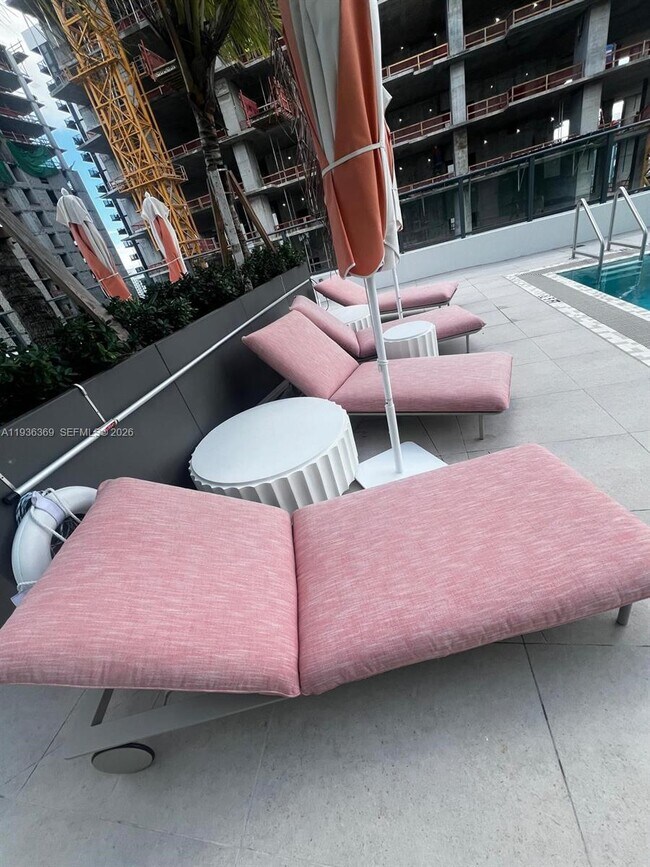 Building Photo - 11 NE 6th St