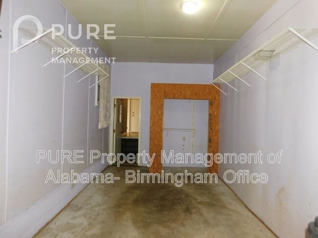 Building Photo - 117 22nd Ave NW