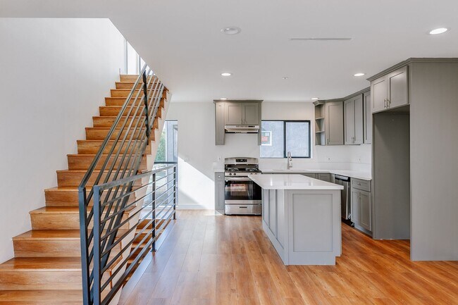 Building Photo - 11508 Emelita St