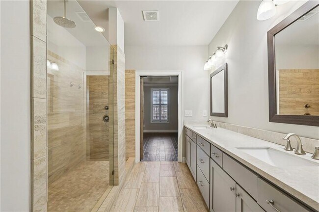 Building Photo - 355 Cricket Ln