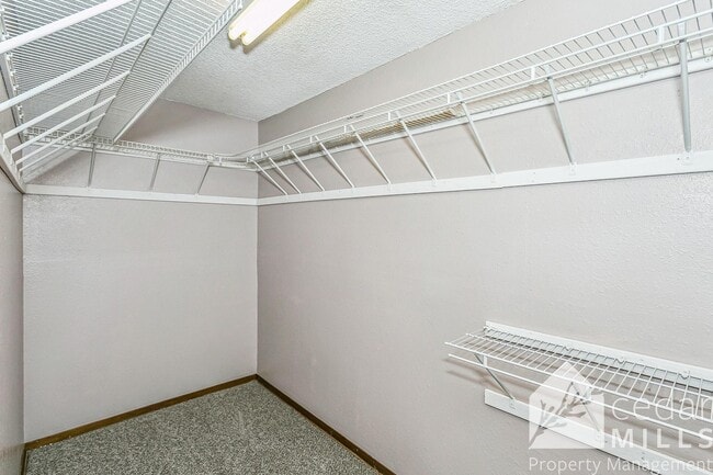 Building Photo - UPDATED 2 bedroom condo near Maize and Pawnee-Short Term Lease Option!