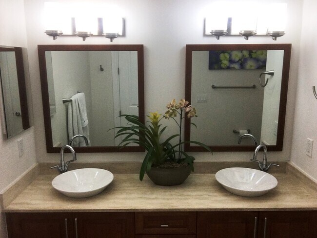 Building Photo - 1805 Ponce de Leon Blvd