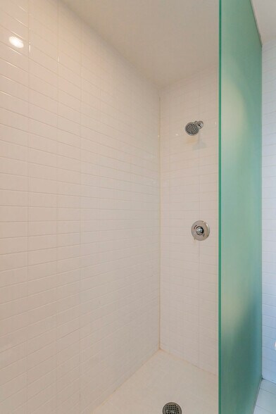 Building Photo - 2115 Yeaman Pl