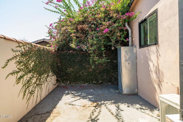 Building Photo - 2138 Santa Ynez St