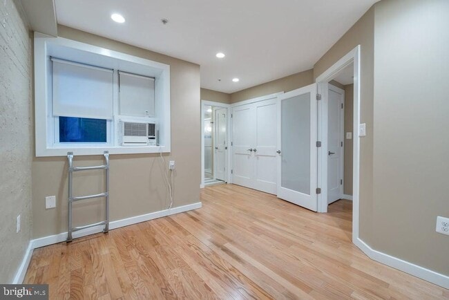 Building Photo - 1415 Chapin St NW