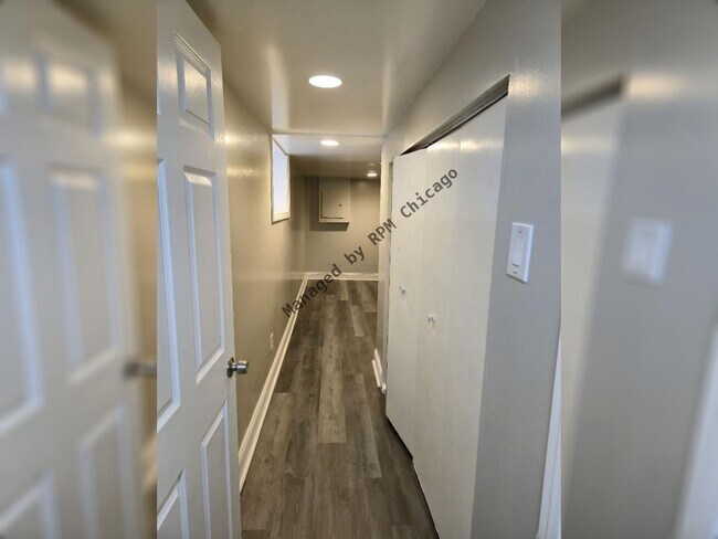 Building Photo - 3240 W 64th Pl