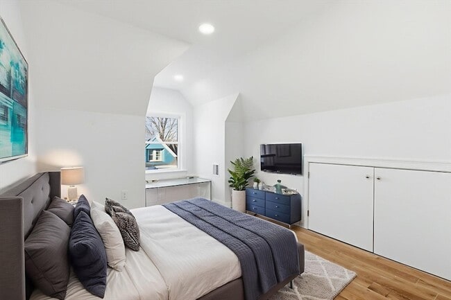 Building Photo - 438 Talbot Ave