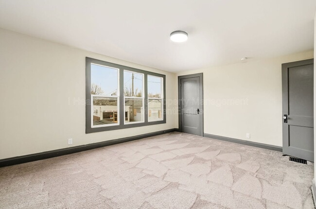 Building Photo - 1215 Sullivant Ave