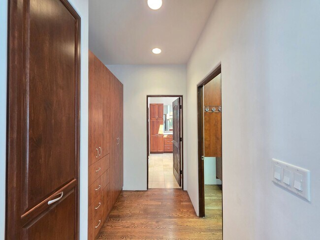 Building Photo - 300 Camino De Los Marquez