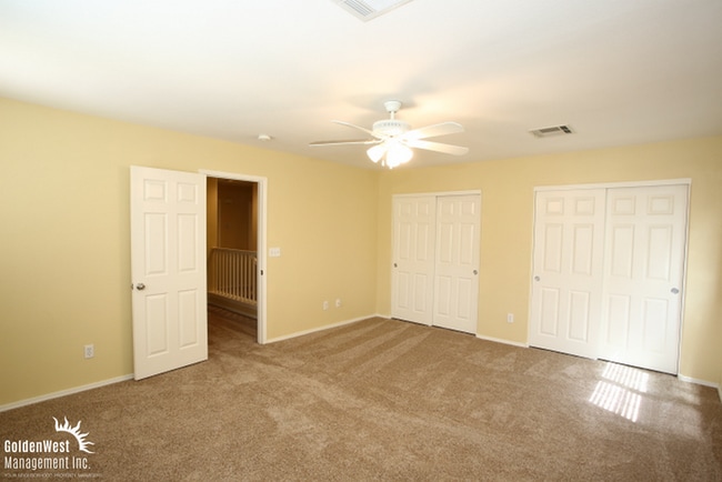 Building Photo - Gorgeous 4Bdm 2.5Ba Two Story Home in Desi...