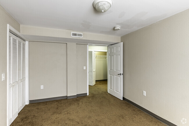 2BR, 1BA - 1097SF - Market Street Lofts