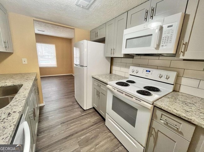 Building Photo - 6418 Meadow Rue Dr