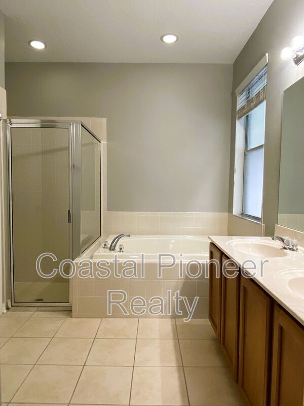 Building Photo - 29832 Cedar Waxwing Dr