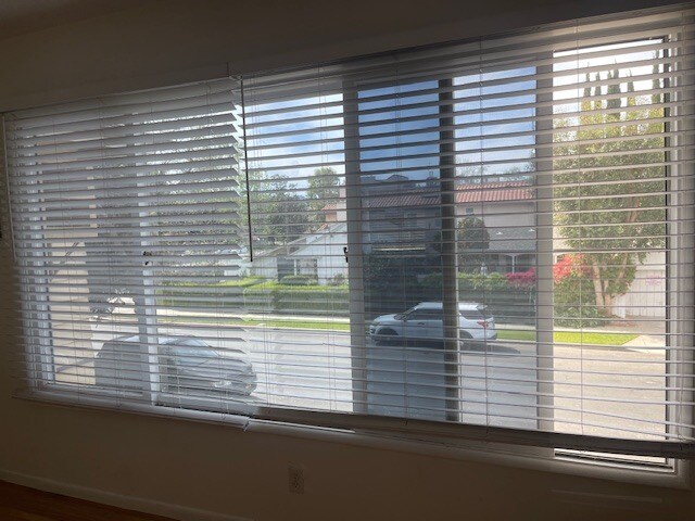 Building Photo - 14225 Riverside Dr