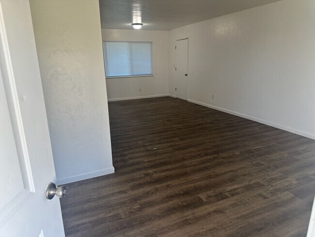 Building Photo - 17502 Rd 64