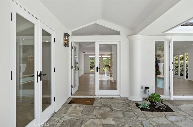 Building Photo - 978 Sandcastle Dr