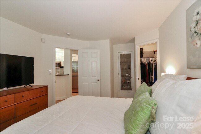 Building Photo - 2508 Cranbrook Ln