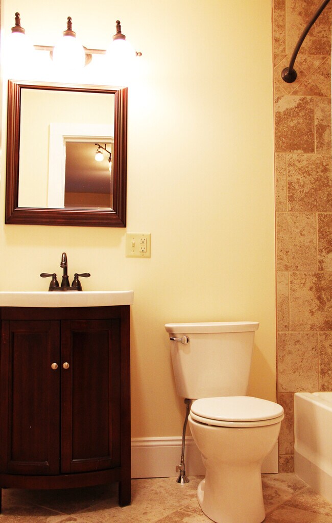 Building Photo - 23 West Ln