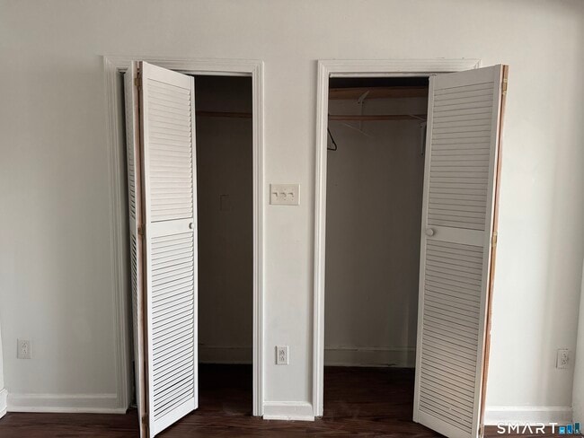 Building Photo - 47 Pershing Dr