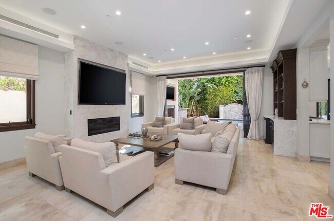 Building Photo - 329 Canon Dr