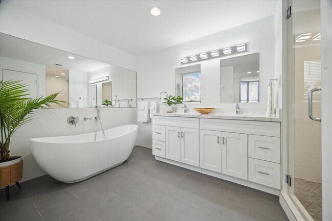 Building Photo - 21 E Briar Hollow Ln