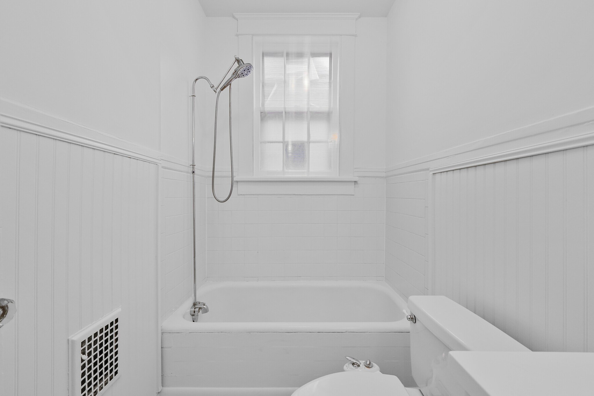 Building Photo - 1711 Primrose Ave