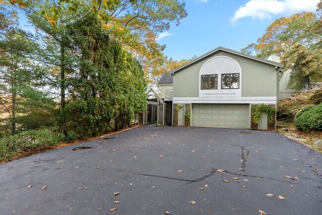 Building Photo - 23 Ocean St