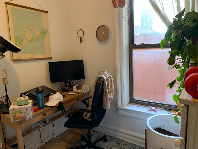 Building Photo - 219 13th St