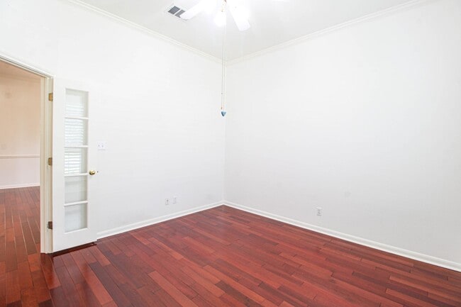 Building Photo - 121 Antler Cir