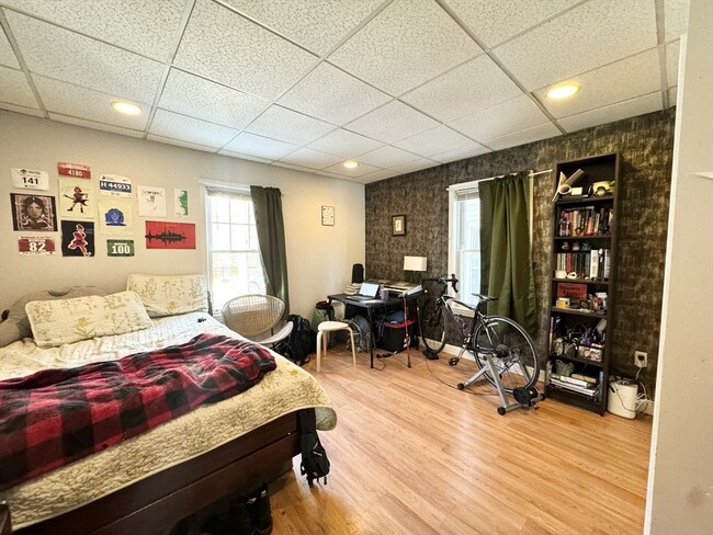 Building Photo - 105 Buttonwood St