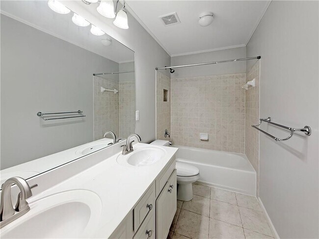 Building Photo - 5910 Westcroft Ln