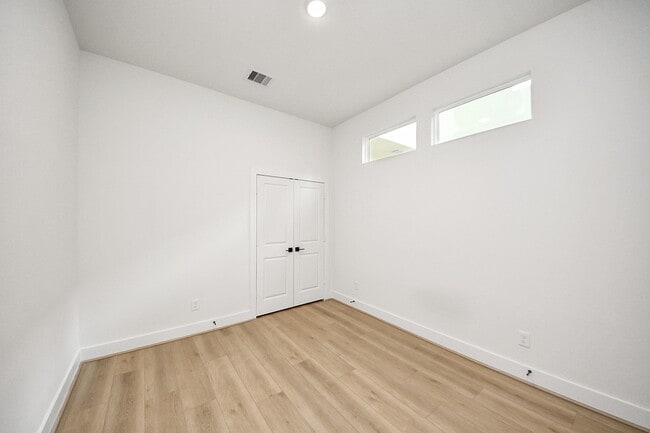 Building Photo - 4338 Avron Dr