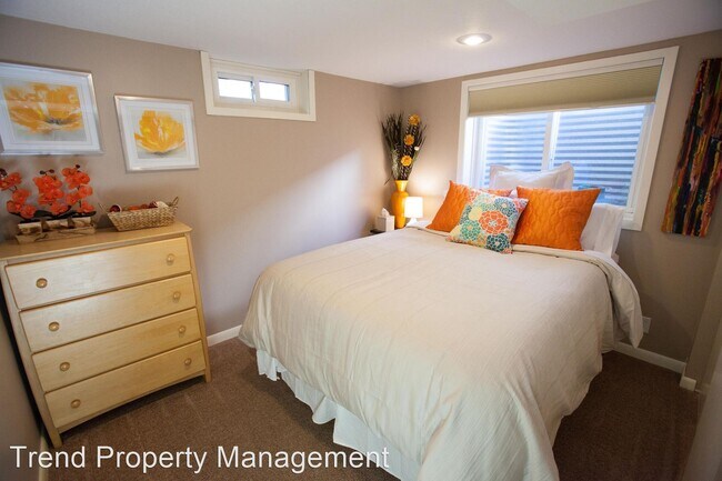 Building Photo - 4 br, 2 bath House - 862 11 1/2 Street SW