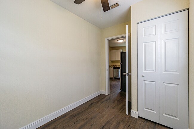 Building Photo - 505 E Virginia Ave