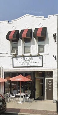 Building Photo - 300 Main St