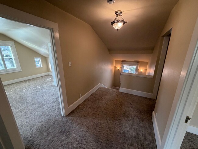 Building Photo - East Sacramento Home | 3 bedroom / 2 bathroom |1 bedroom 1 bath ADU | Available Now!