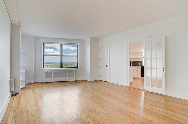 Building Photo - 2600 John F. Kennedy Blvd