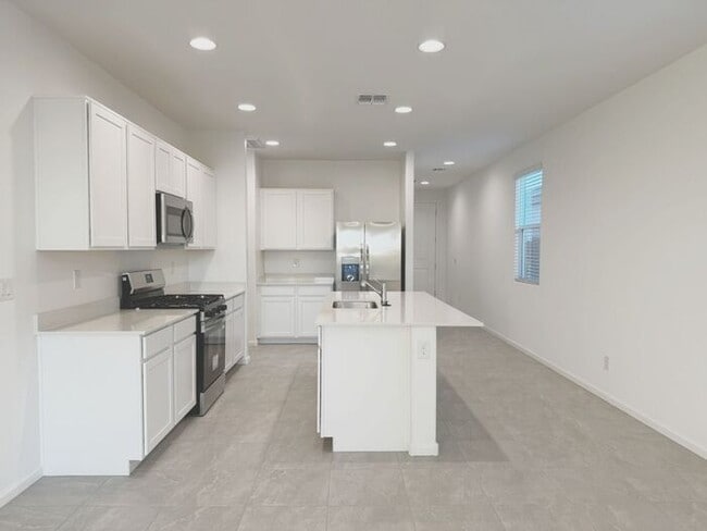 Building Photo - New 3 Bedroom 2 Bath Home at Western Gardens!