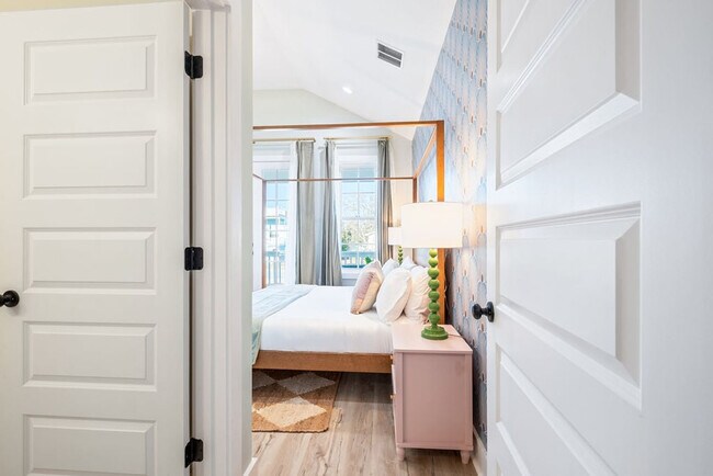 Building Photo - 19901 Charlie Claude Dr