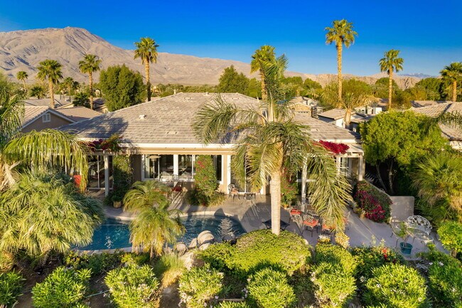 Building Photo - 60602 Juniper Ln