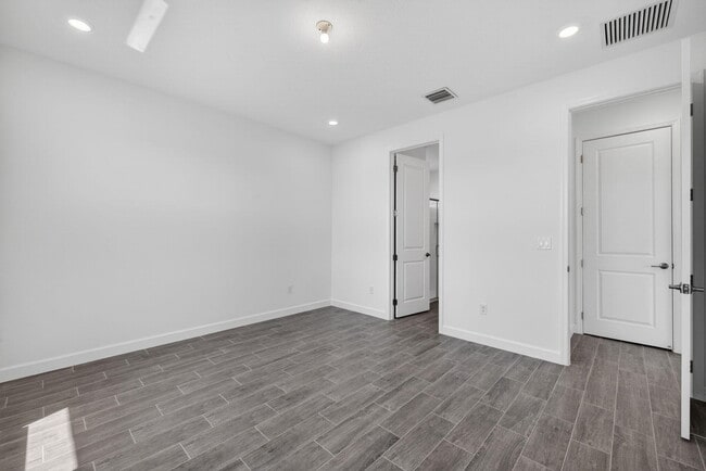 Building Photo - 10644 NW Wilgrove Lane