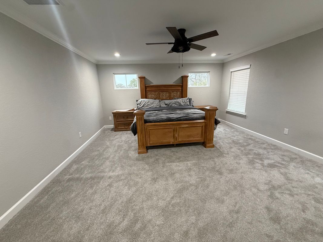 Building Photo - 1614 Hawthorne Dr