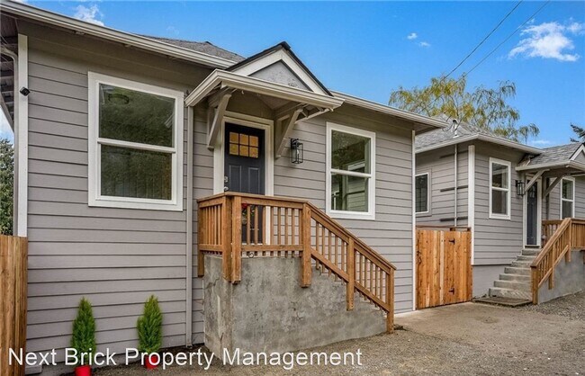 Primary Photo - 3 br, 2 bath House - 1334 16th Ave S Unit B