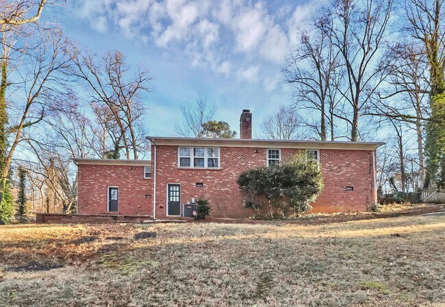 Building Photo - Beautiful Three Bedroom Home in Westerwood Subdivision!